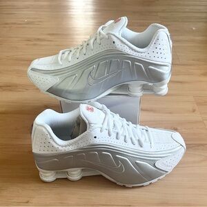 Nike Shox R4 White Metallic Silver Sneakers Shoes AR3565-101 GS Women 10.0 US